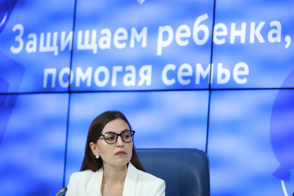 С 1 июня «Азбука семьи» совместно с издательством БОМБОРА запускает линию поддержки для родителей С 1 июня «Азбука семьи» совместно с издательством БОМБОРА запускает линию поддержки для родителей