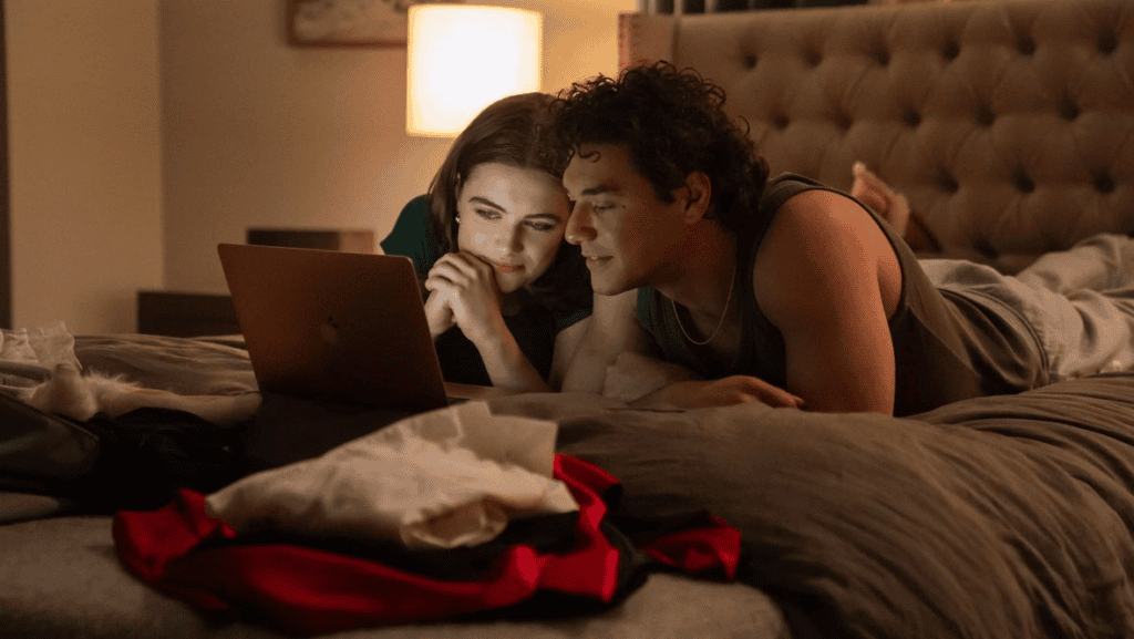 Подборка лучших сериалов и фильмов 2025–2026 года для тех, кто устал от материнства